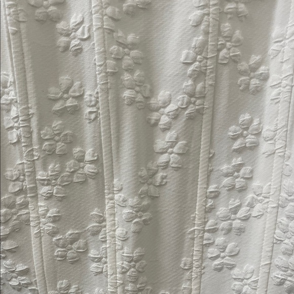 Altar’d State: Elegant White Embroidered Women's Corset Top with Boning - Picture 3 of 8